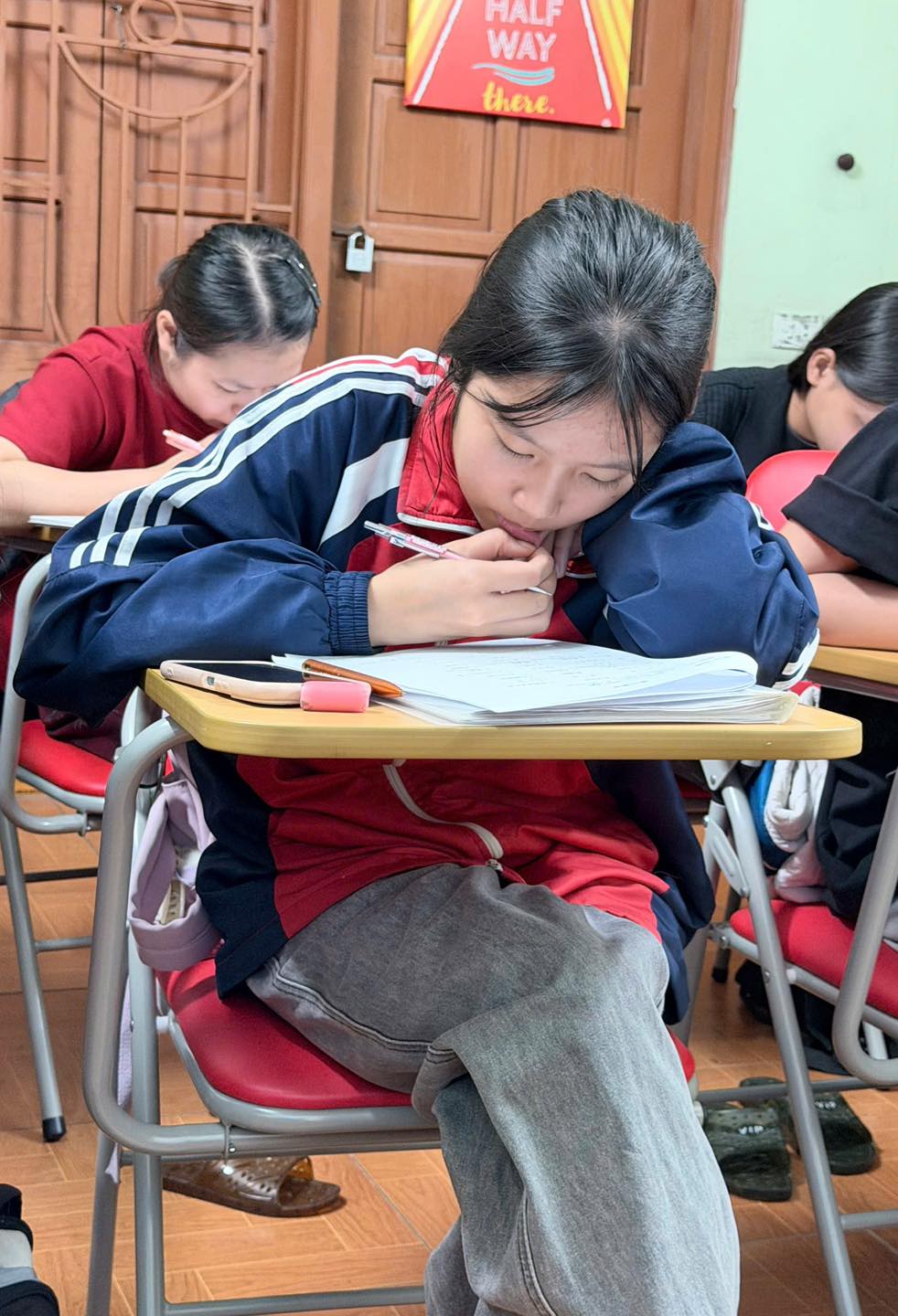 ĐỒNG HÀNH CÙNG BẠN ĐẾN TẬN CỬA PHÒNG THI HSK